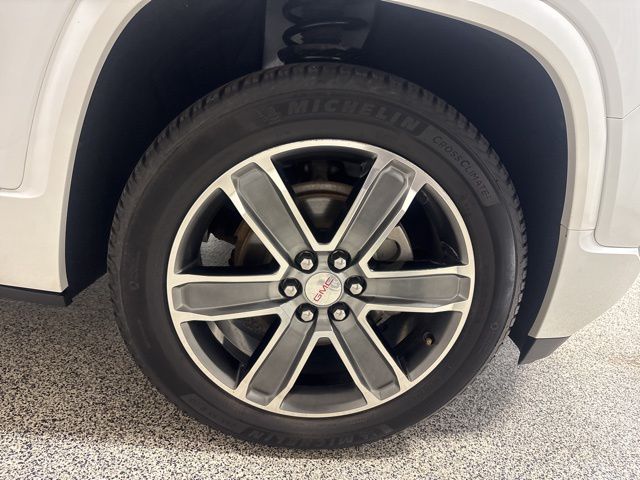 2019 GMC Acadia Denali photo