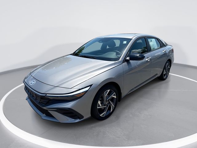Fluid Metal 2025 Hyundai Elantra SEL Sport FWD Sedan Front-Wheel Drive Continuously Variable Transmission