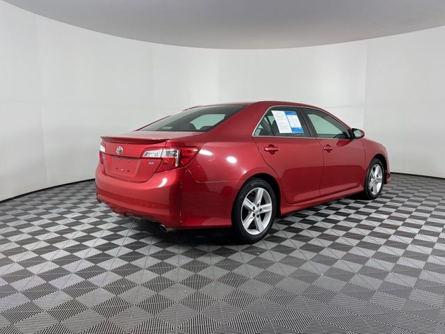 2014 Toyota Camry SE 10