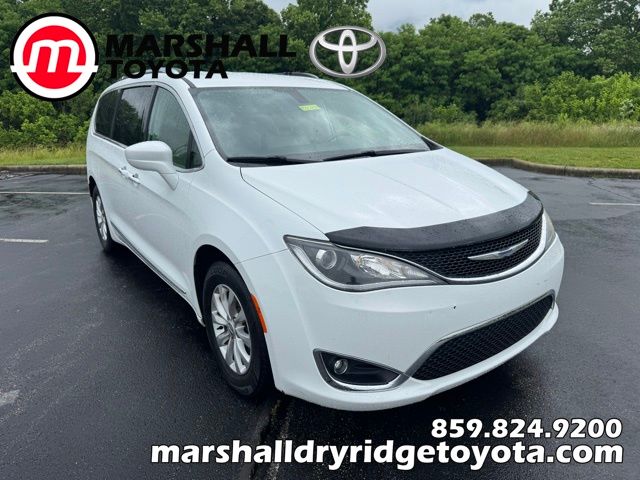Bright White Clearcoat 2019 Chrysler Pacifica Touring L FWD Minivan Front-Wheel Drive 9-Speed Automatic