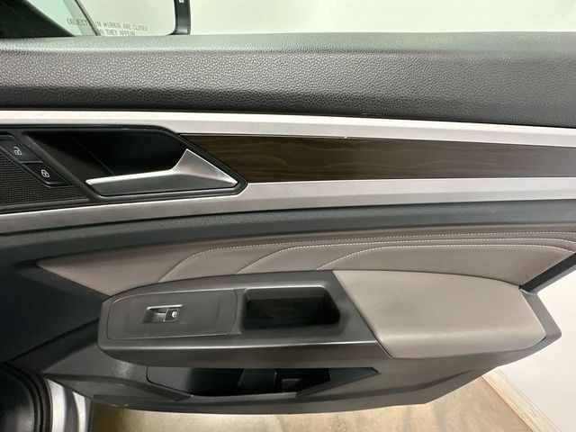 2023 Volkswagen Atlas 2.0T SE Silver at Sutliff Volkswagen