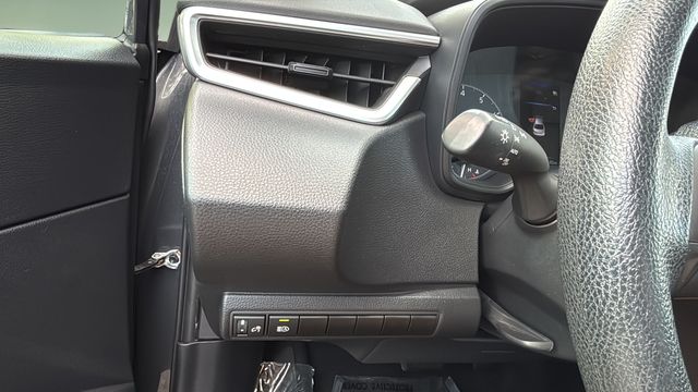 Used 2024  Toyota LE image 21