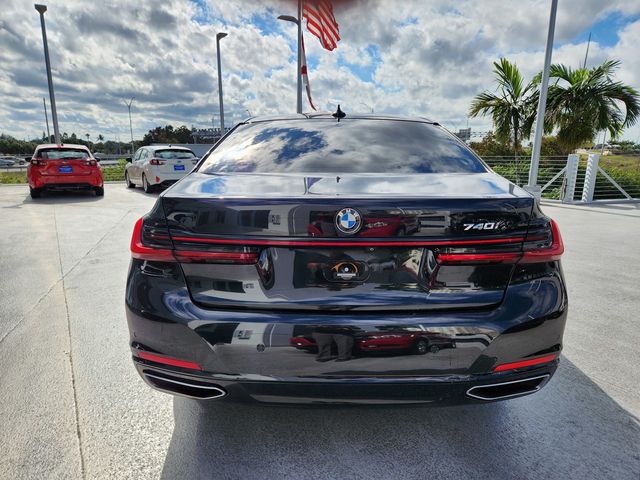 2022 BMW 7 Series 740i 13