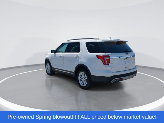 Used 2017 White Ford XLT image 6