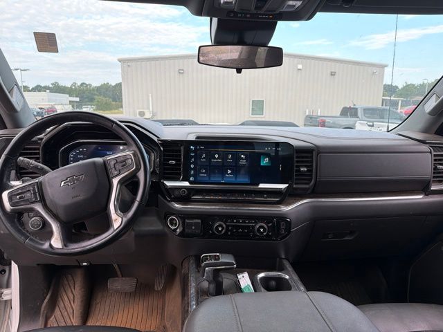 Used 2023 White Chevrolet LT Trail Boss image 13