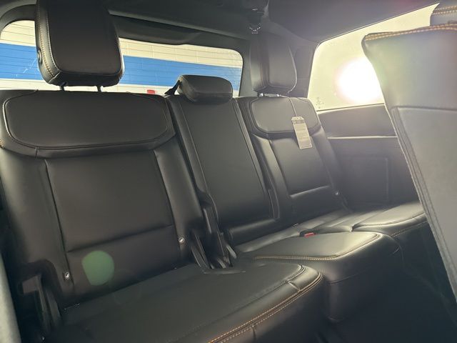 2025 Star White Metallic Tri-Coat Ford Expedition 4X4 SUV