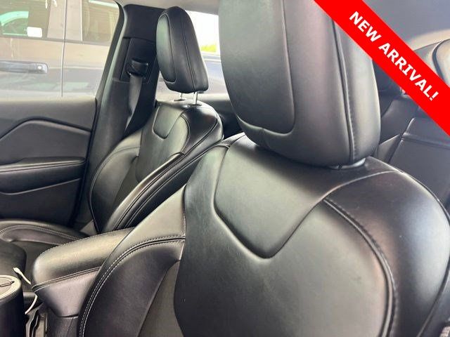 2019 Jeep Cherokee Latitude Plus White at Texan Dodge Chrysler Jeep Ram
