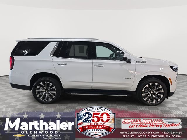 White (Iridescent Pearl Tricoat) 2025 Chevrolet Tahoe SUV / Crossover Four-Wheel Drive