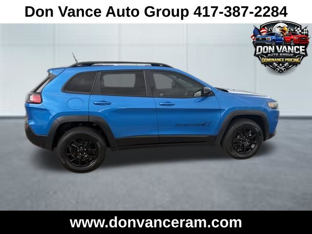 View vehicle photo 7