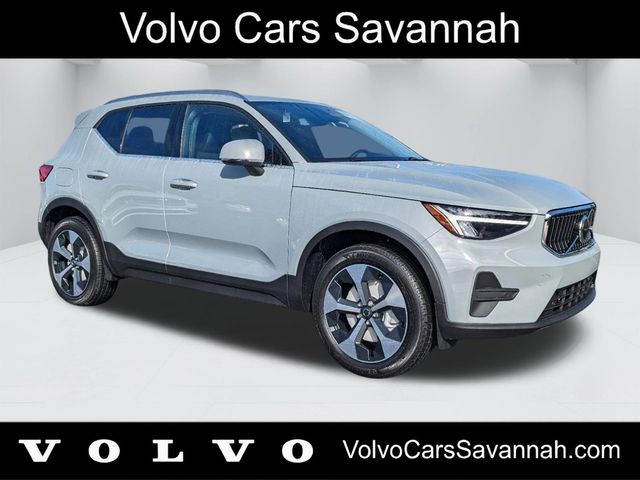 Gray Metallic 2025 Volvo XC40 B5 Core Bright Theme AWD SUV / Crossover All-Wheel Drive Automatic