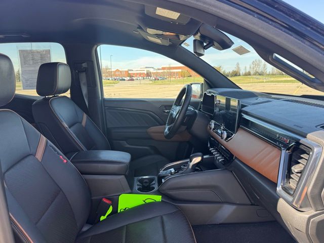 2023 GMC Canyon 4WD Crew Cab Short Box AT4