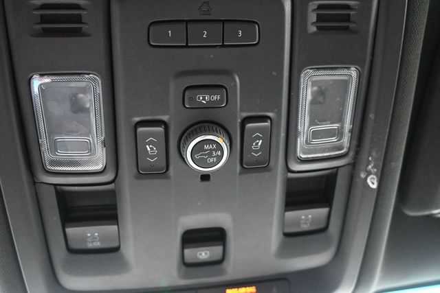 Used 2023 Gray Chevrolet Z71 image 35