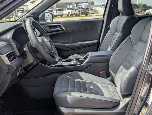 2026 Mitsubishi Outlander LE Gray at North Houston Mitsubishi