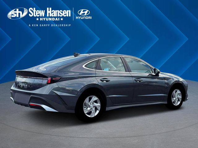 New 2026 Gray Hyundai SE image 8