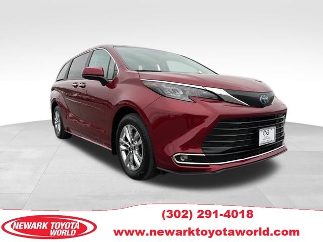 2024 Toyota Sienna XLE