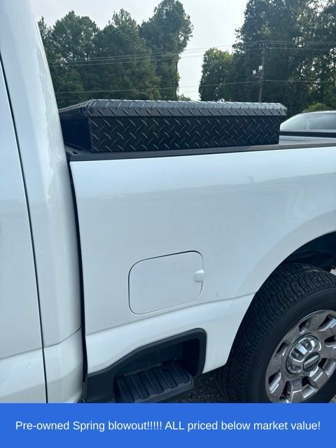 Used 2024 White Metallic Ford Lariat image 12