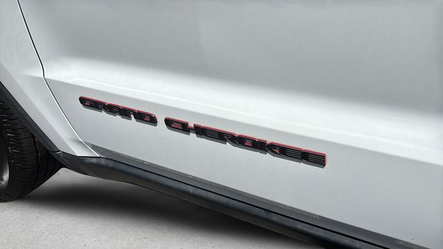 Used 2017 White Jeep Trailhawk image 41