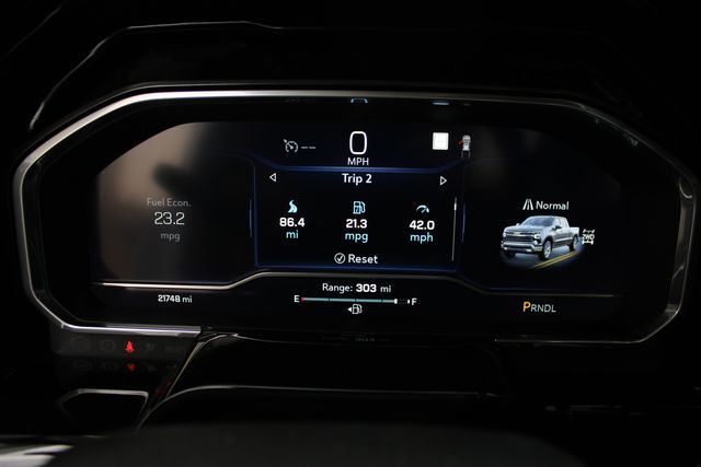 Used 2022 White Chevrolet LT image 13