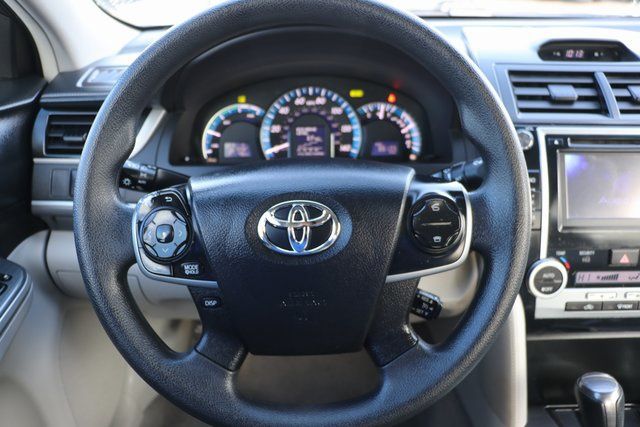 2014 Toyota Camry Hybrid LE 6