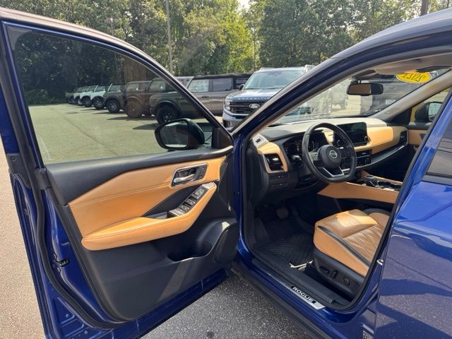 Used 2021 Blue Nissan Platinum image 12