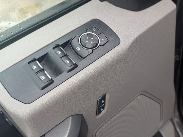 2017 Ford F-150 XLT - 10