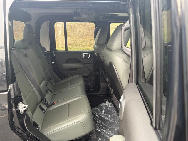 new 2026 Jeep Gladiator car, priced at $49,679