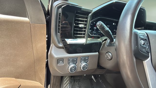 Used 2022 Silver GMC SLT image 22