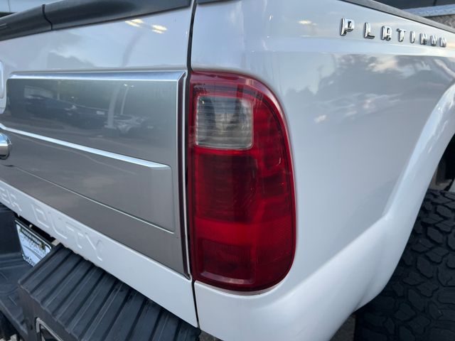 2014 White Platinum Clearcoat Metallic Ford F-250SD Platinum 4X4 Truck
