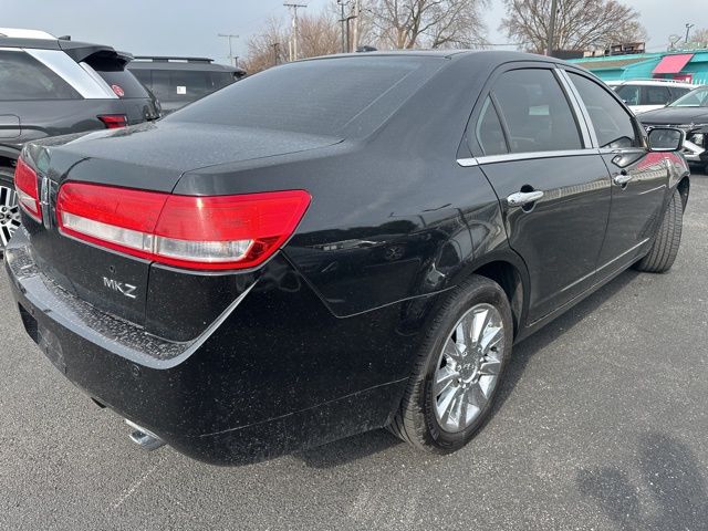 Used 2011 Black Lincoln Base image 9