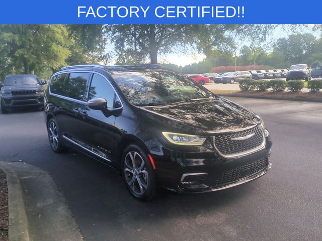 Used 2025 Black Chrysler Pinnacle image 7