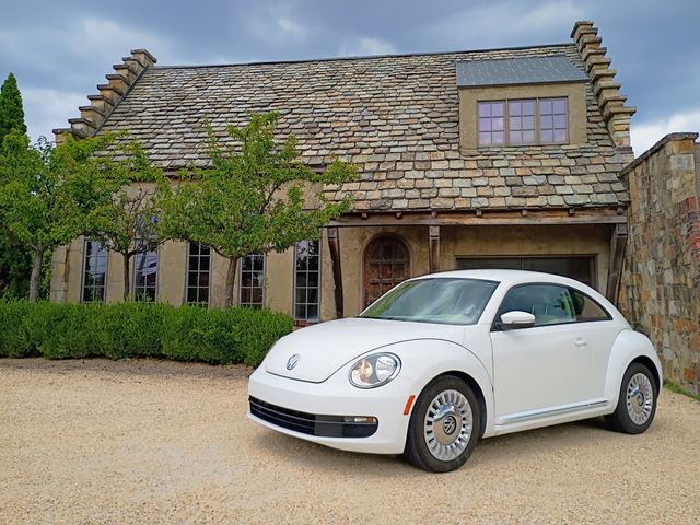 Candy White 2013 Volkswagen Beetle Hatchback Front-Wheel Drive 6-Speed Automatic