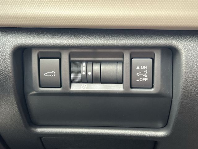 Used 2025 White Subaru Limited image 29