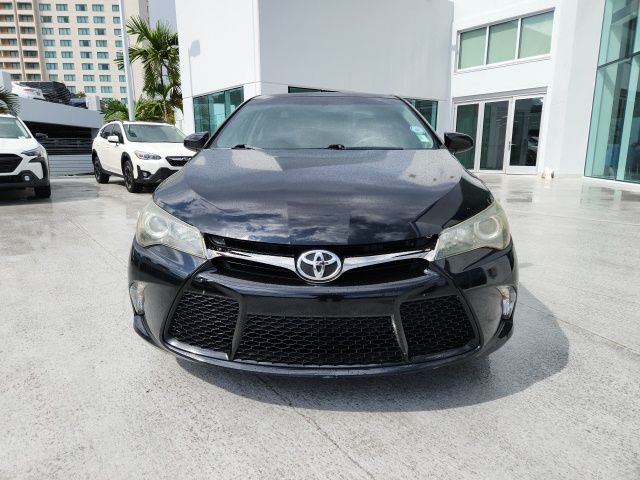 2015 Toyota Camry SE 38