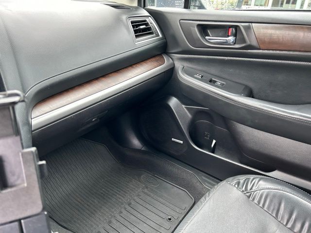 Used 2016 Silver Subaru 2.5i image 28