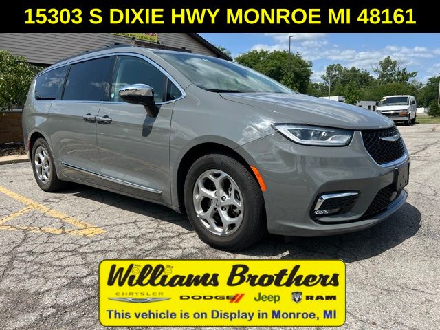 2023 Chrysler Pacifica Limited - Gray Clearcoat exterior view 1