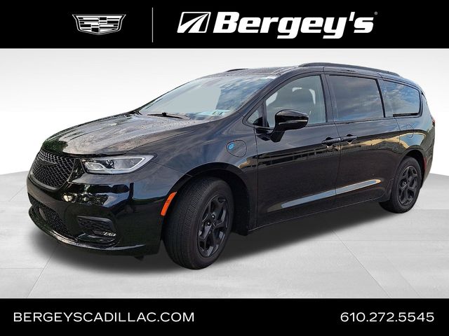 Brilliant Black Crystal Pearlcoat 2024 Chrysler Pacifica Hybrid Premium S Appearance FWD Minivan Front-Wheel Drive Continuously Variable Transmission