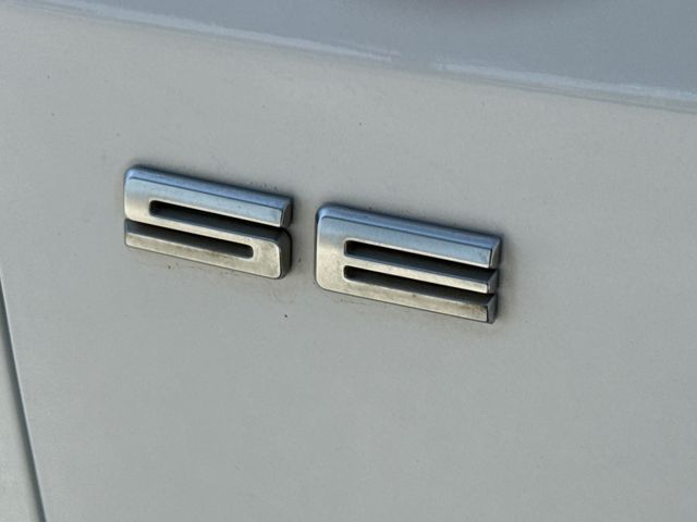 Used 2022 White Ford SE image 10