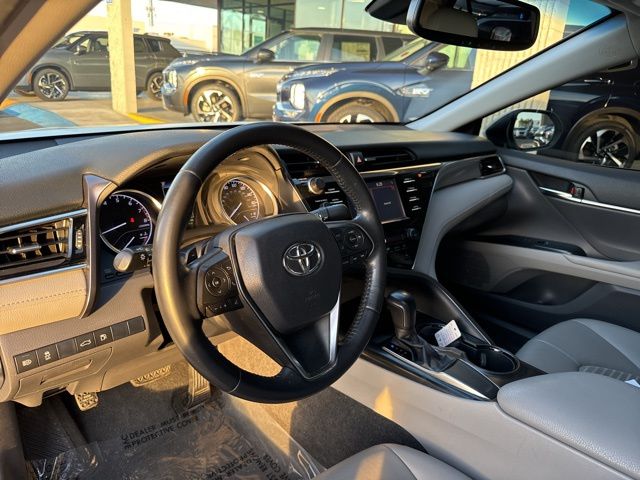 2018 Toyota Camry SE 13