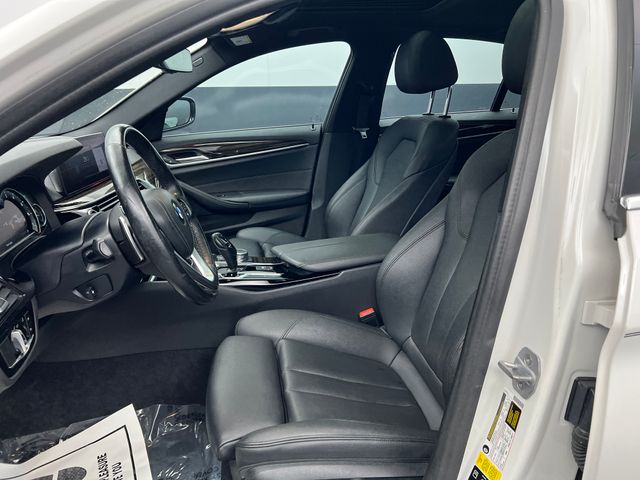 2019 Mineral White Metallic BMW 5 Series 530i xDrive AWD Sedan