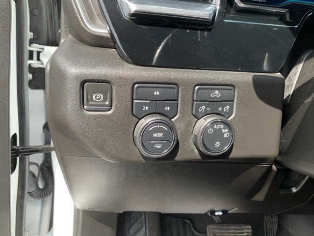 2024 Chevrolet Silverado 3500HD LT photo