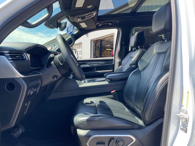 2023 Jeep Wagoneer Premium Group1 - Bright White Clearcoat exterior view 8