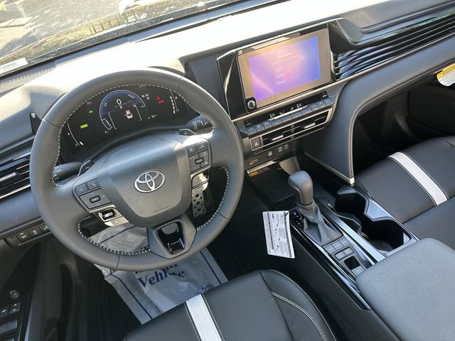 2025 Toyota Camry SE 13