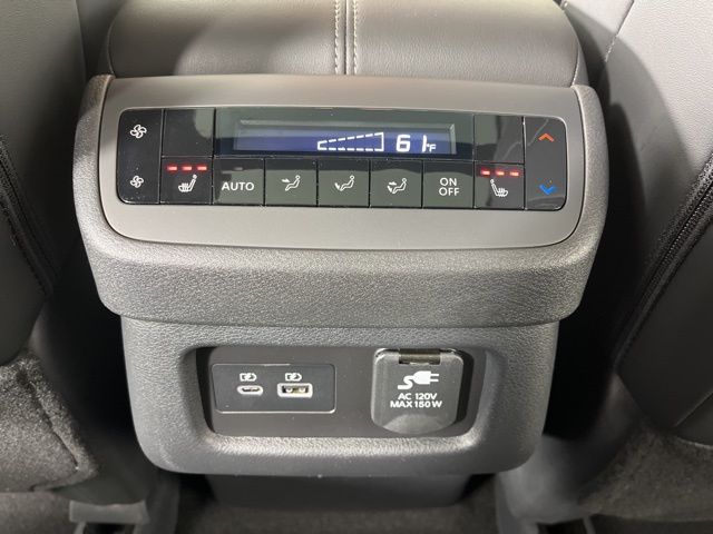 2025 Everest White Pearl Tricoat Nissan Pathfinder Platinum 4X4 SUV