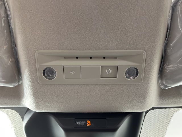 2025 Scarlet Ember Tintcoat/Super Black Nissan Kicks SV FWD SUV