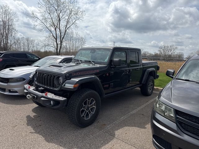 Black Clearcoat 2024 Jeep Gladiator Mojave Crew Cab 4WD Pickup Truck Four-Wheel Drive 6-Speed Manual