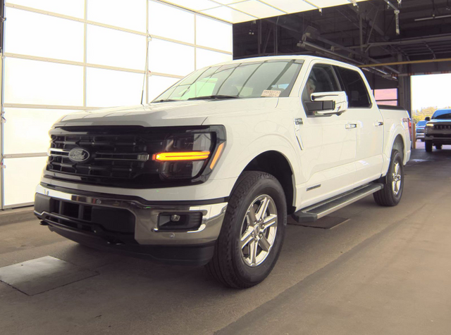 2024 Oxford White Ford F-150 XLT 4X4 Truck