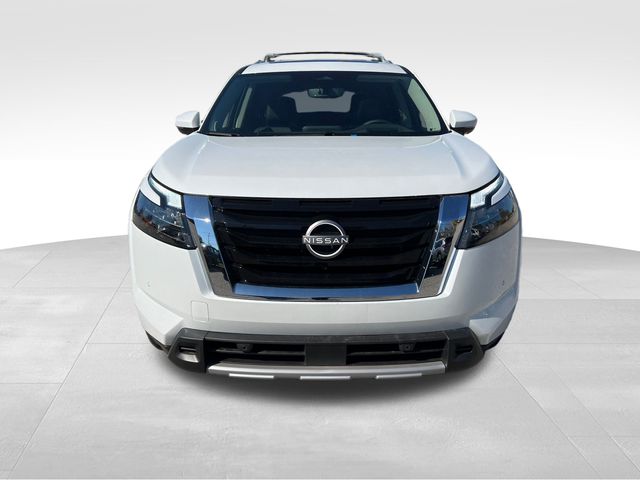 2025 Everest White Pearl Tricoat Nissan Pathfinder Platinum FWD SUV