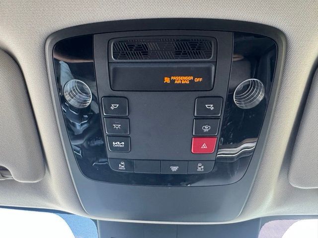 Used 2025  Kia LXS image 31