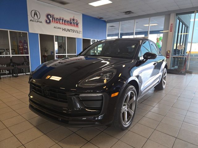 2023 Porsche Macan Base