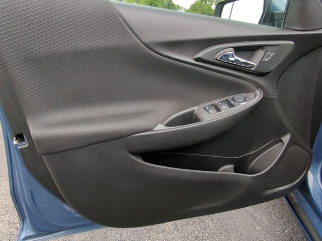 2024 Chevrolet Malibu LT photo